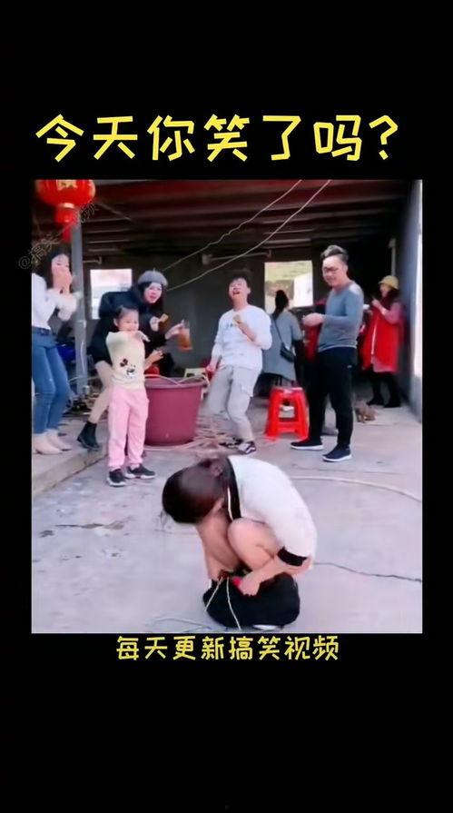 搞笑爆料的视频,笑到肚子疼的瞬间  第2张